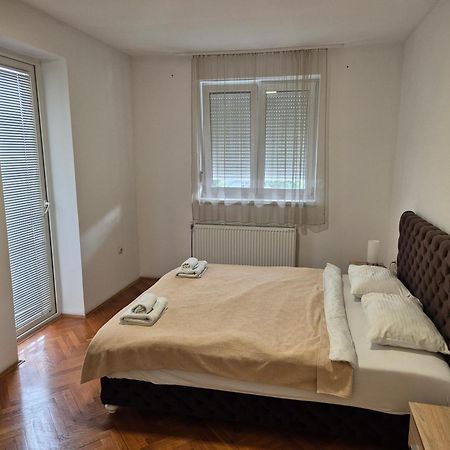 Apartmani Jasmin Novi Sad Buitenkant foto