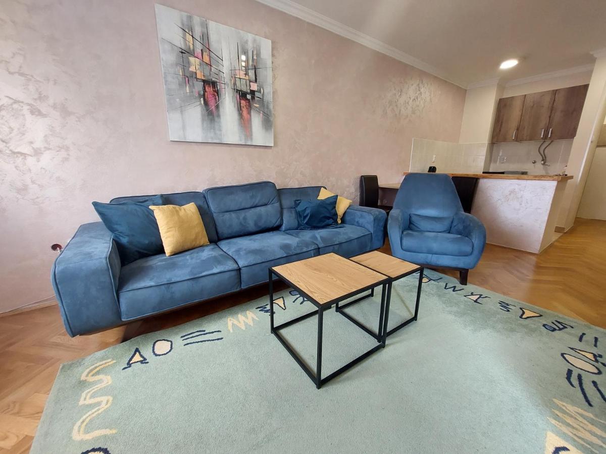 Apartmani Jasmin Novi Sad Buitenkant foto