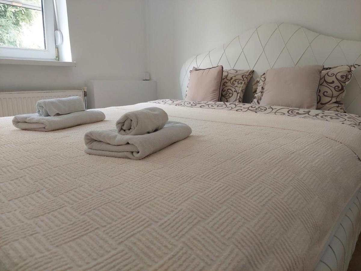 Apartmani Jasmin Novi Sad Buitenkant foto