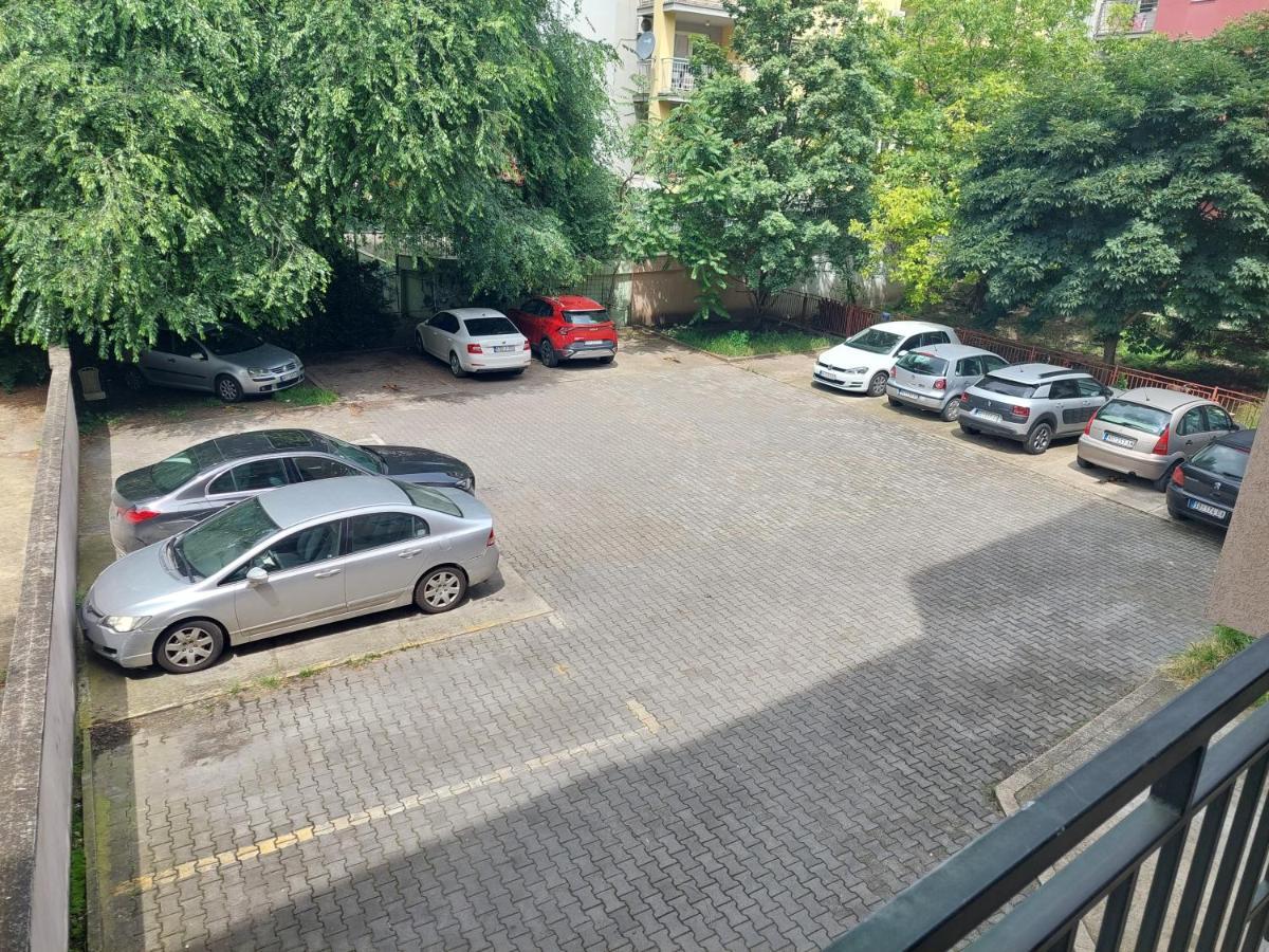 Apartmani Jasmin Novi Sad Buitenkant foto