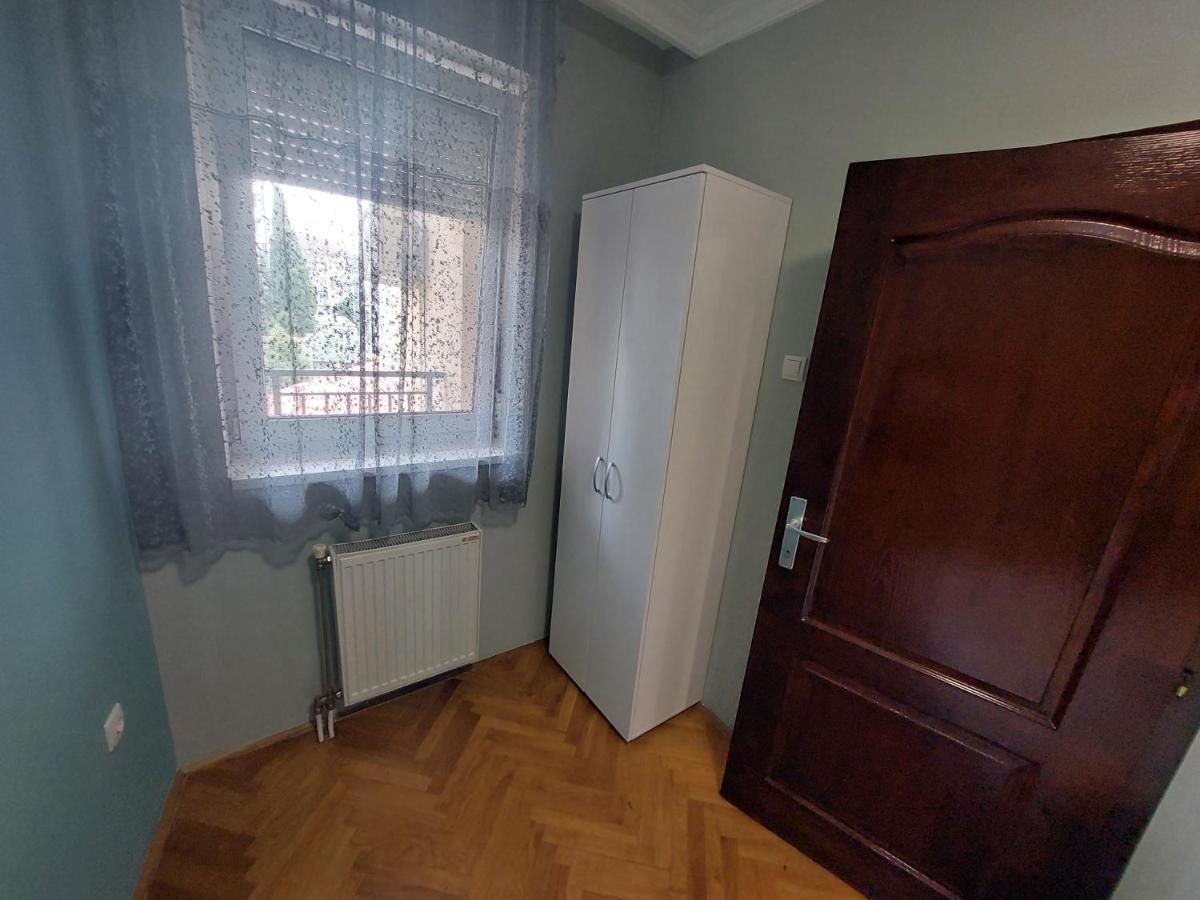 Apartmani Jasmin Novi Sad Buitenkant foto