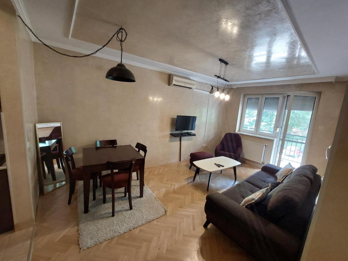 Apartmani Jasmin Novi Sad Buitenkant foto