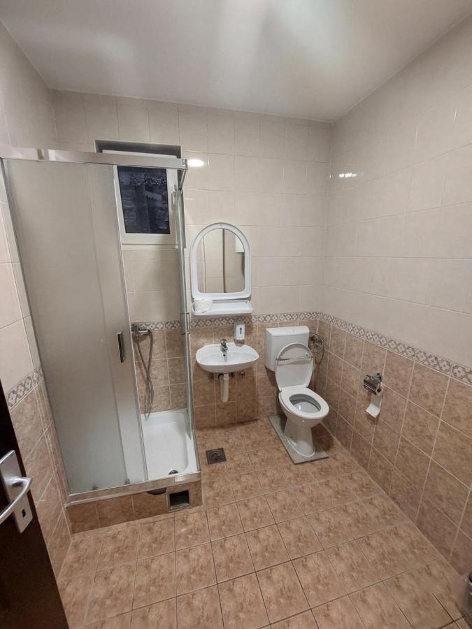 Apartmani Jasmin Novi Sad Buitenkant foto