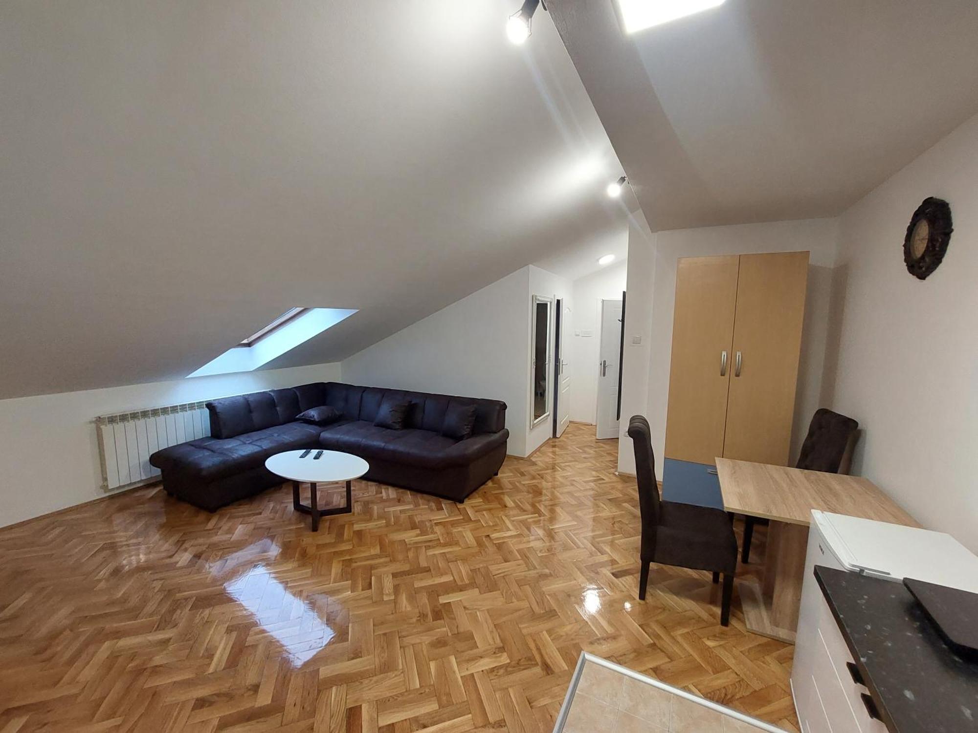Apartmani Jasmin Novi Sad Buitenkant foto