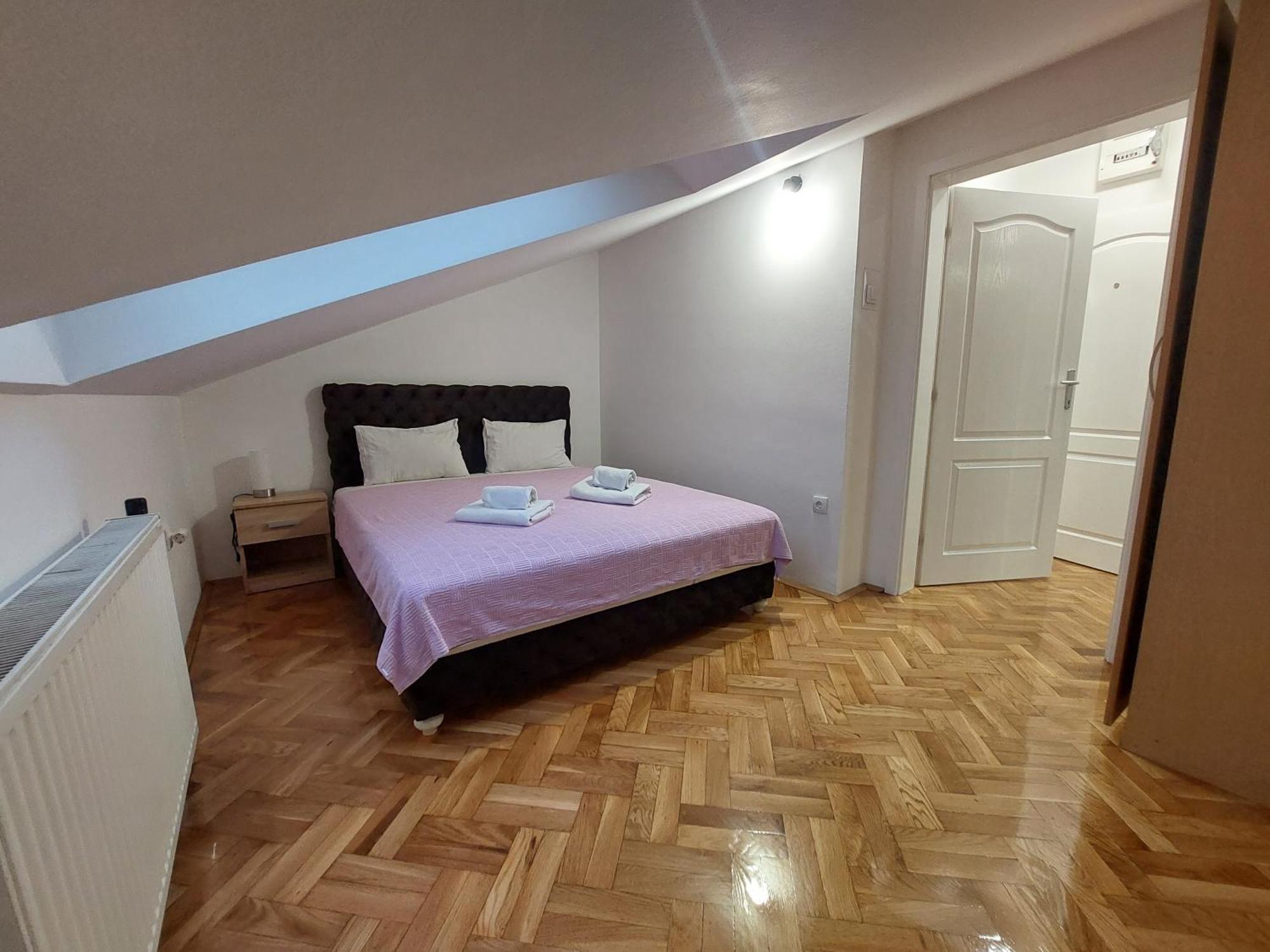 Apartmani Jasmin Novi Sad Buitenkant foto