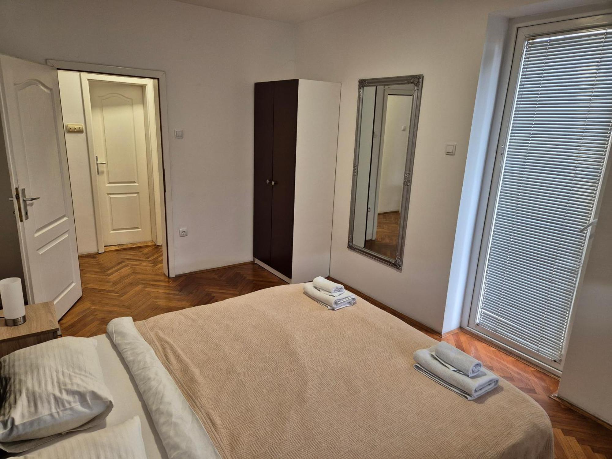 Apartmani Jasmin Novi Sad Buitenkant foto