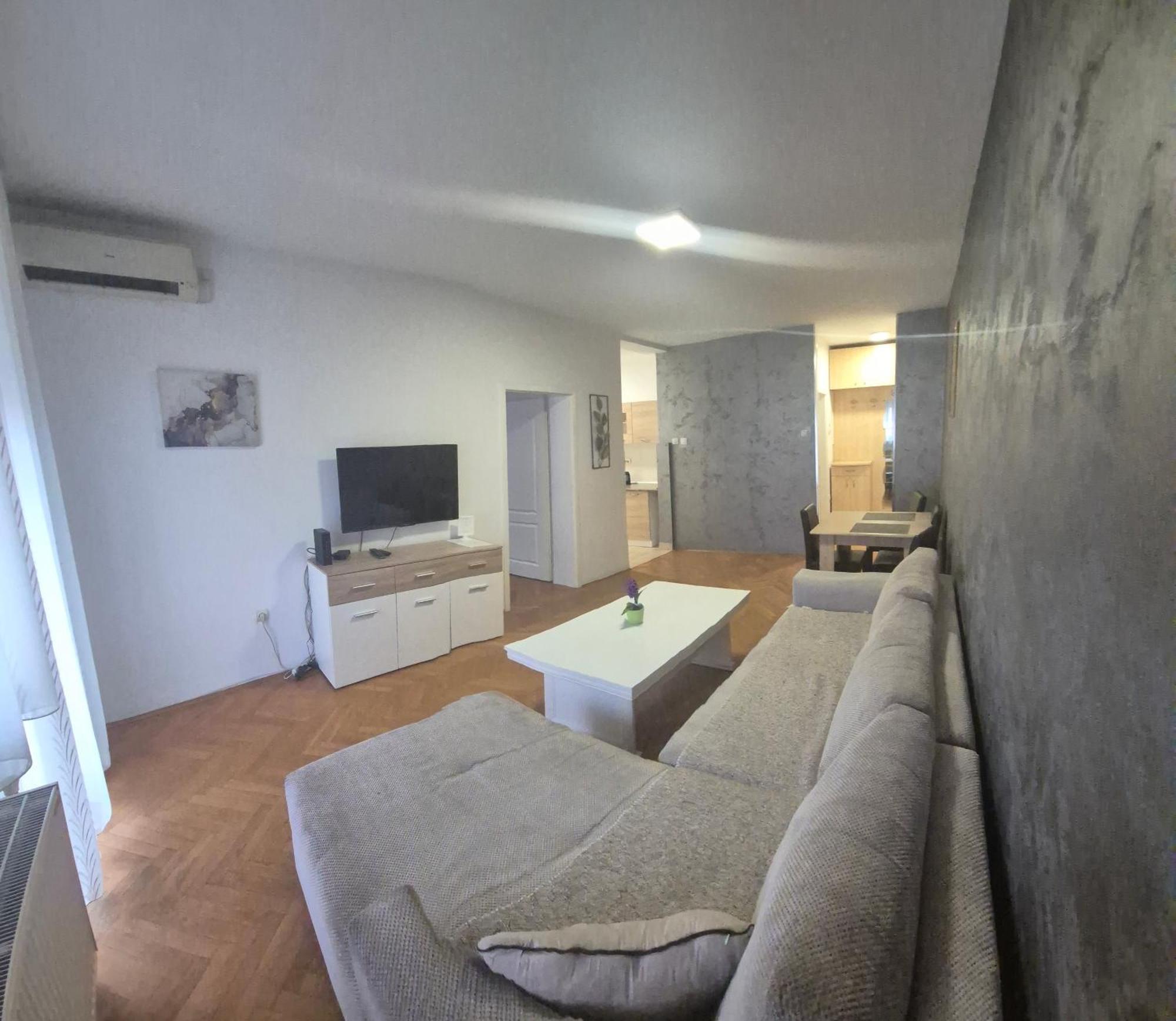 Apartmani Jasmin Novi Sad Buitenkant foto